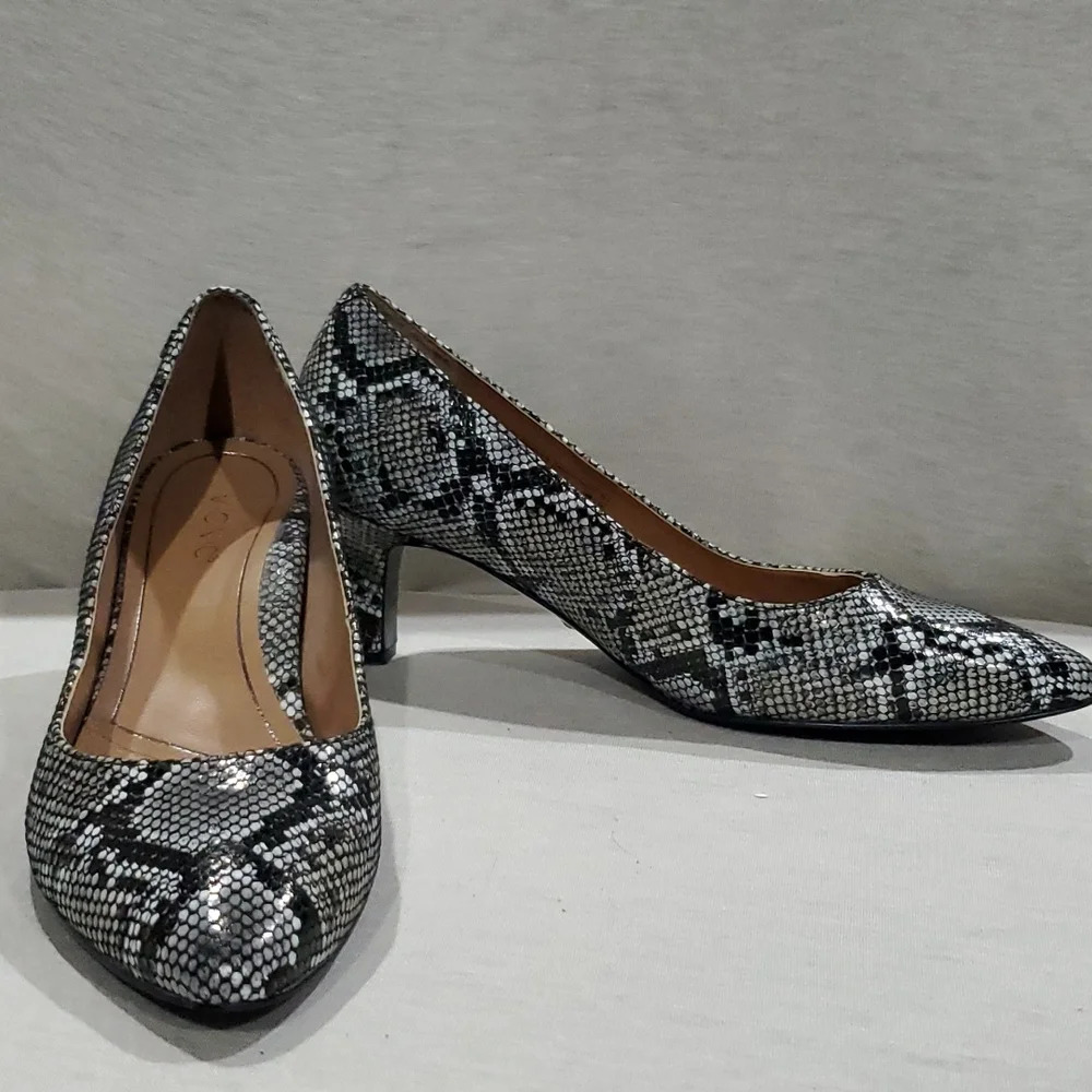 Vionic snakeskin print Mia leather heels euc